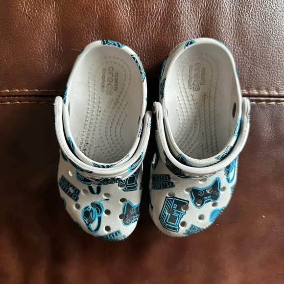 Boys crocs size 9 - Picture 4 of 5